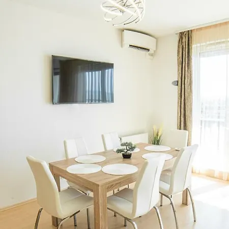 Myflat Club 218 Palazzo Wellness Apartman Siófok